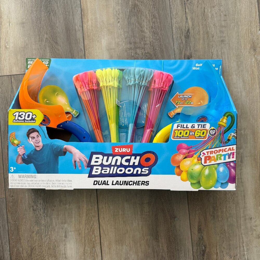 Water Balloon Launcher and Balloons - NEW